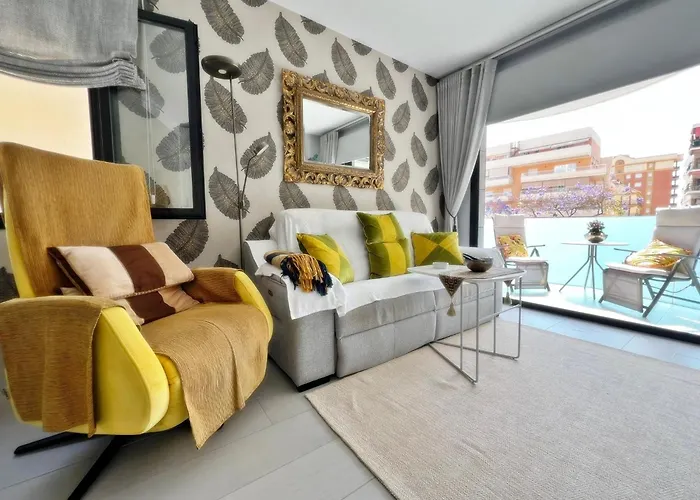 Luxury And New With Pool פואנגירולה